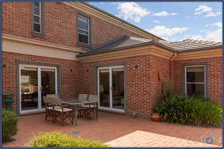 Outdoor entertaining area (2014-04-23)