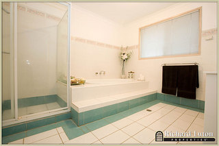 Bathroom (2010-08-12)