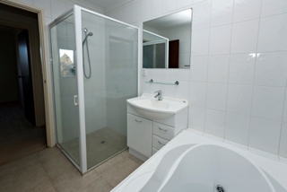 Bathroom (2013-07-01)