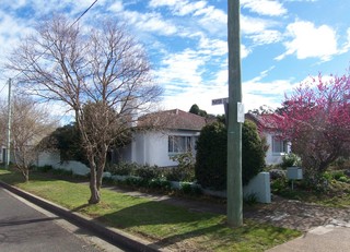Side of House (2010-08-24)