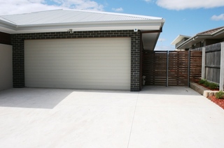 Garage plus off street parking (2015-09-10)