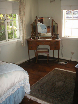 Bed 2 (2006-11-02)