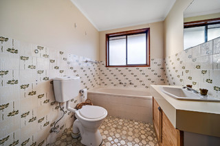 Bathroom (2019-06-06)