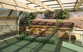 Outdoor entertaining (2003-11-26)