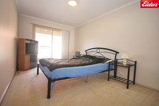 Bedroom 1 (2012-05-31)
