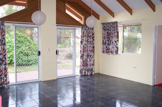 Family room (2003-08-15)