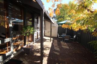 Rear courtyard (2014-05-20)