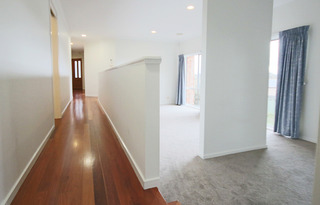Hallway (2016-05-12)