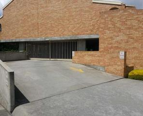 Secure Carpark (2015-05-28)