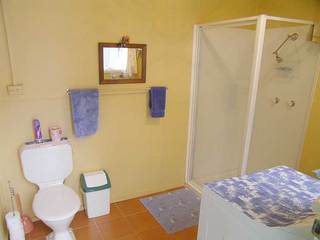 2nd Bathroom/Laundry (2005-10-25)