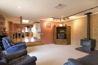 Family room (2007-09-20)