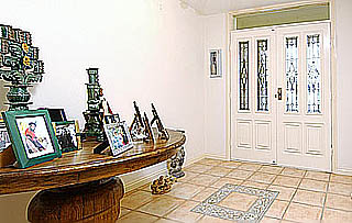 Entrance (2003-12-04)