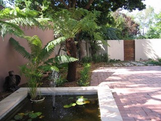 Courtyard (2005-09-06)