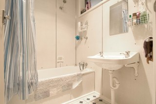 Bathroom (2008-03-06)