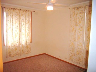 Bed 2 (2006-04-29)