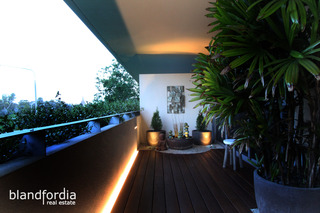 Balcony (2012-11-15)