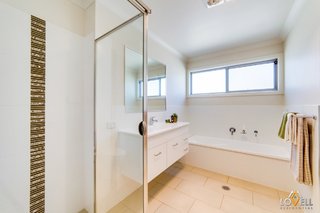 Bathroom (2016-09-06)