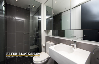 Main Bathroom (2012-11-08)