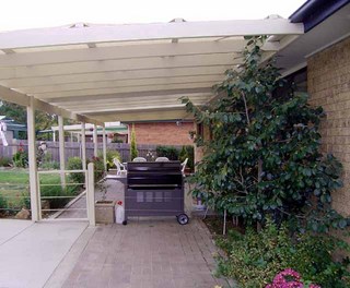 Outdoor Entertaining (2004-05-05)
