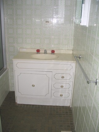 Bathroom (2004-04-01)