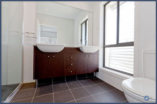 Ensuite (2011-12-23)
