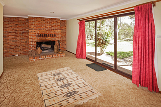 Lounge Room (2016-10-21)