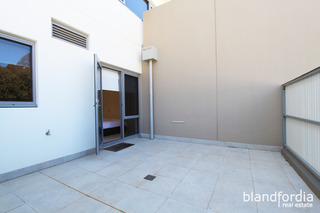 Courtyard (2012-10-18)