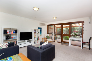 Lounge Room (2014-06-17)
