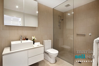 Bathroom (2014-09-02)