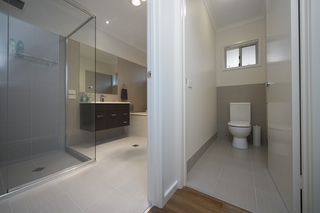 Bathroom (2015-11-17)
