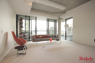 Living Room (2011-02-16)