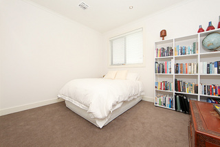 Bedroom 2 (2011-04-22)