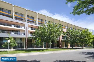 Front of complex (2013-05-29)