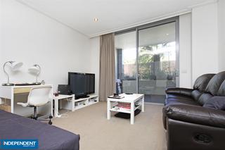 Living Room (2012-04-11)