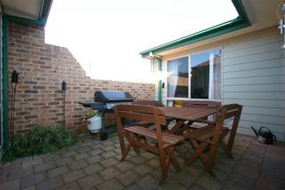 Courtyard (2007-09-13)