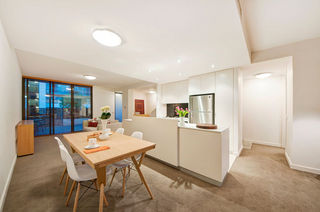 Dining Area (2011-10-27)