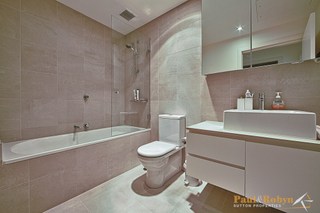 Bathroom (2012-02-17)