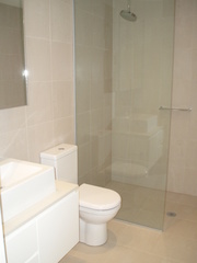 bathroom (2010-08-25)