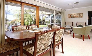 Dining (2003-10-01)