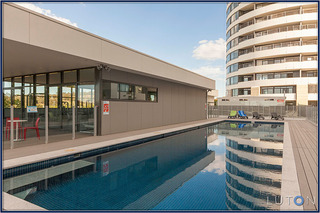 Swimming Pool (2013-10-24)