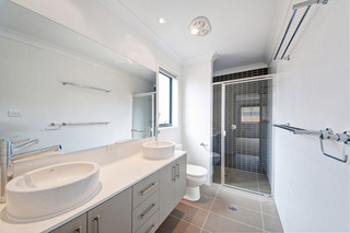 Ensuite (2011-11-09)