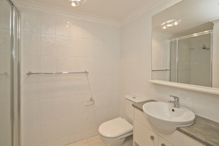 Bathroom (2015-07-17)