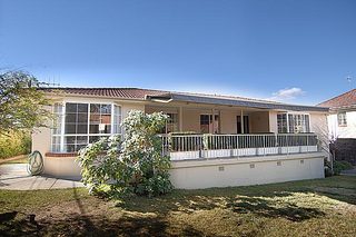 Side of house (2005-07-07)