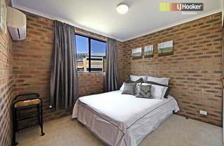 Bedroom 1 (2011-02-07)