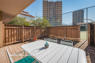 Sunny Rear Courtyard (2016-09-08)