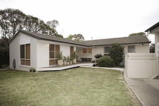 Rear yard (2007-05-24)