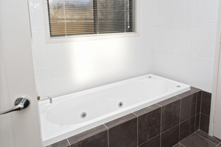 Bathroom (2014-09-09)