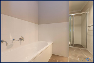 Bathroom (2013-06-20)