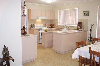 Family / Kitchen (2005-07-29)