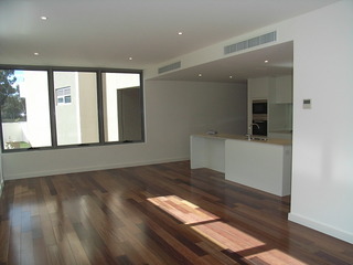 Living Area To Kitchen (2011-03-16)